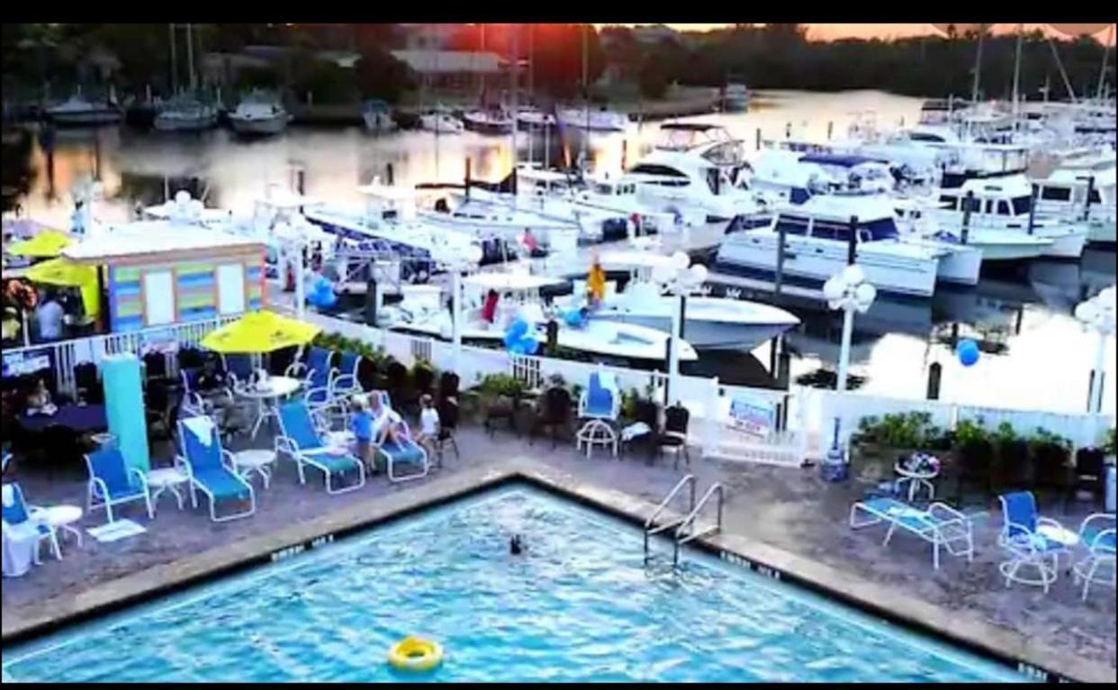 Remodeled, Huge Pool, Tiki Bar & Grill, Quiet Room Sarasota megye Kültér fotó