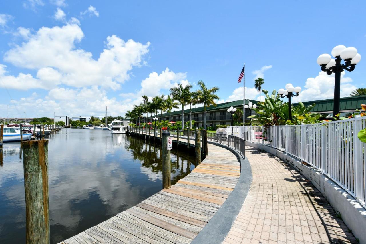 Remodeled, Huge Pool, Tiki Bar & Grill, Quiet Room Sarasota megye Kültér fotó