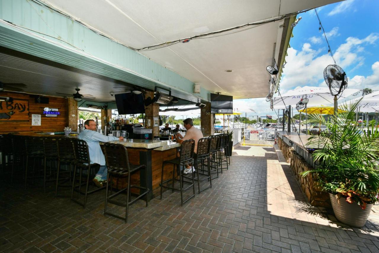Remodeled, Huge Pool, Tiki Bar & Grill, Quiet Room Sarasota megye Kültér fotó