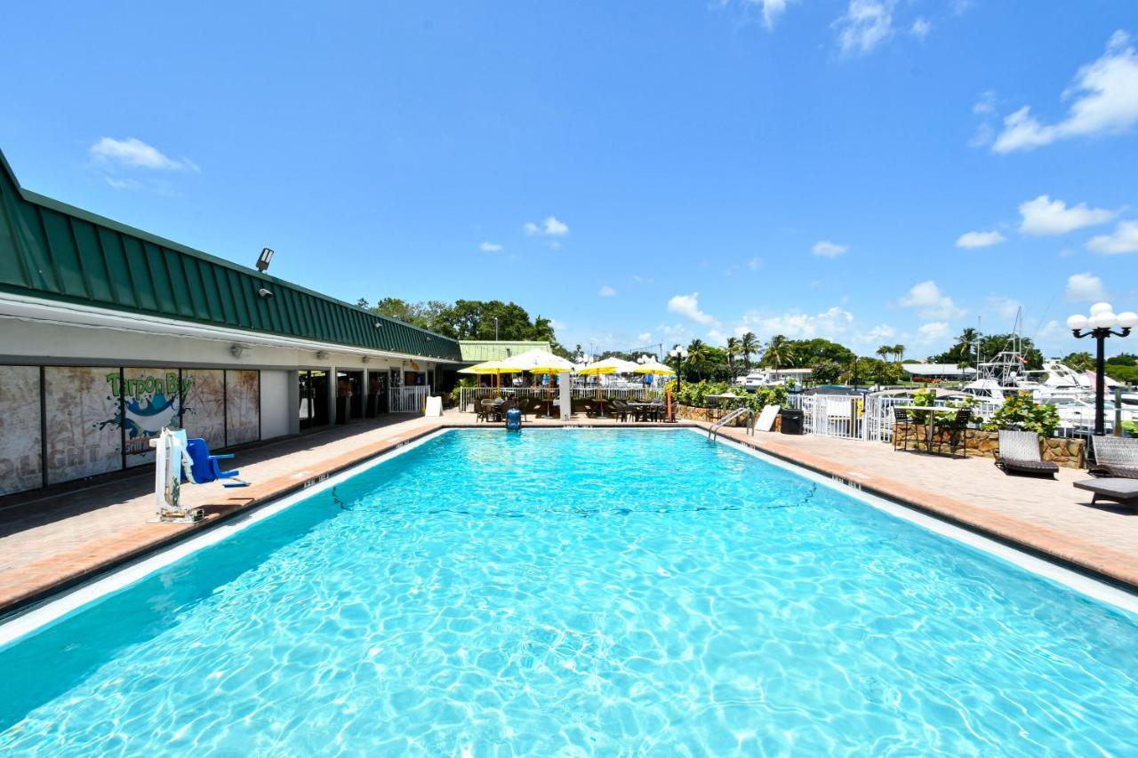 Remodeled, Huge Pool, Tiki Bar & Grill, Quiet Room Sarasota megye Kültér fotó