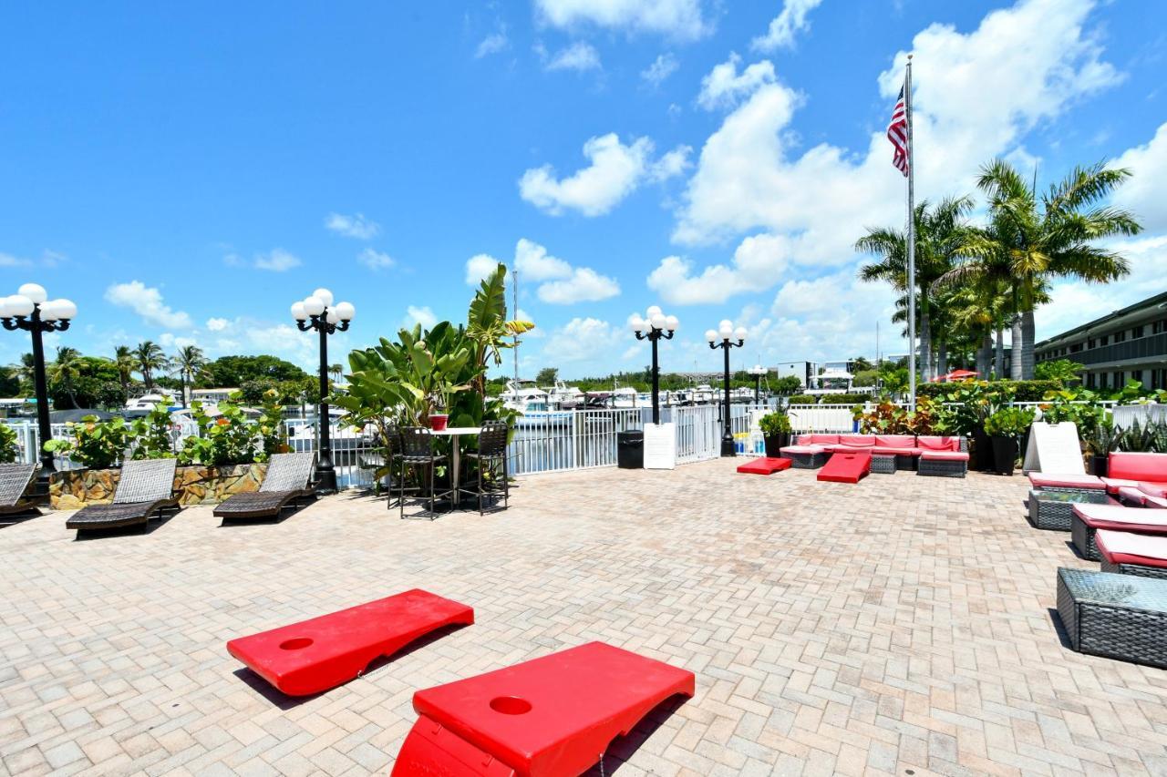 Remodeled, Huge Pool, Tiki Bar & Grill, Quiet Room Sarasota megye Kültér fotó